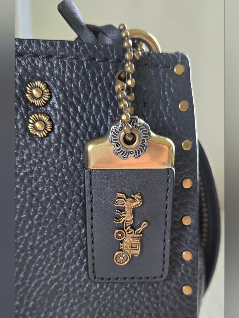 Coach Rivet Rogue 25 - Picture 14 of 16